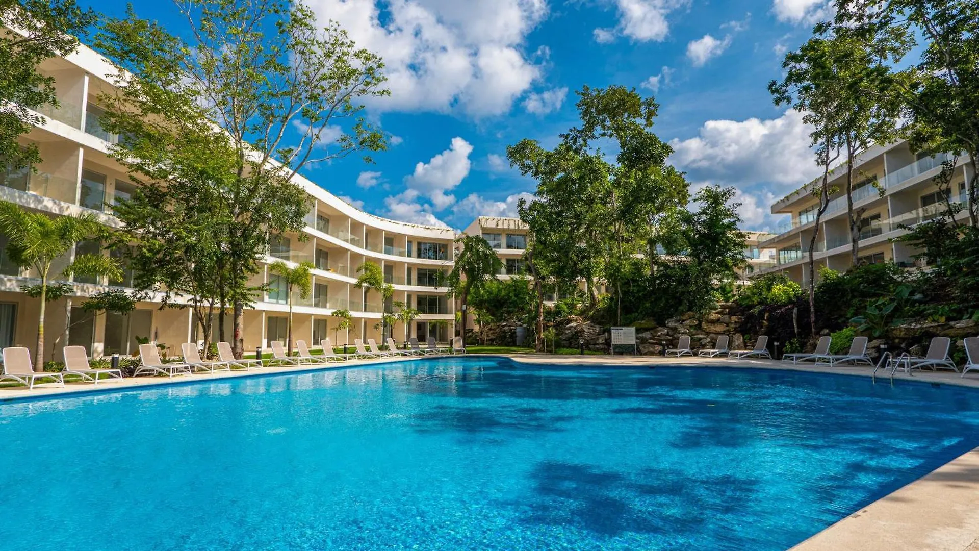 فندق Wooden Retreat بلايا ديل كارمن